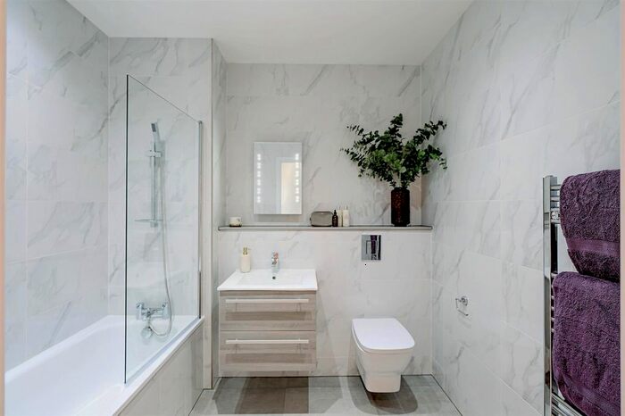 1 Bedroom Flat To Rent In Vanwall Road, Maidenhead, SL6