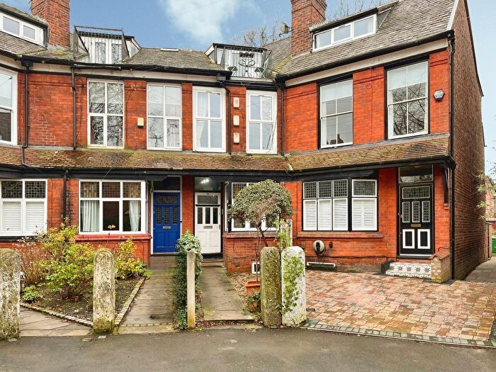2 Bedroom Flat For Sale In Claremont Grove, Didsbury, Manchester, M20