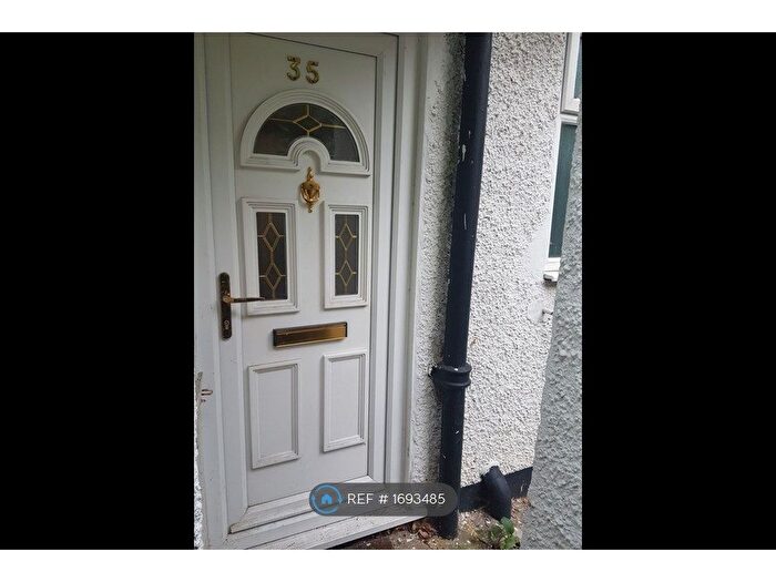 2 Bedroom Maisonette To Rent In Braund Avenue, Greenford, UB6