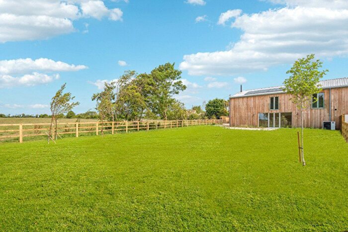 4 Bedroom Semi-Detached House For Sale In Hay Barn, Oxford Road, Burford, Oxfordshire, OX18