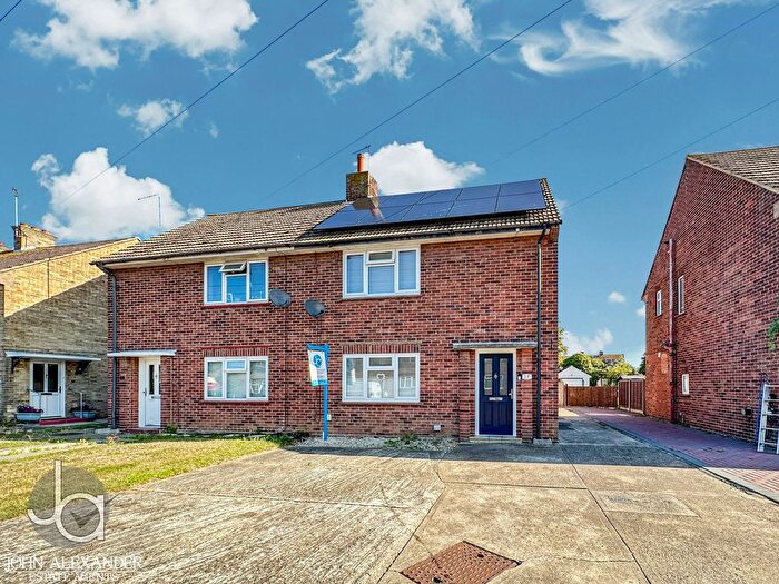 3 Bedroom Semi-Detached House For Sale In Bellfield Avenue, Brightlingsea, Colchester, CO7