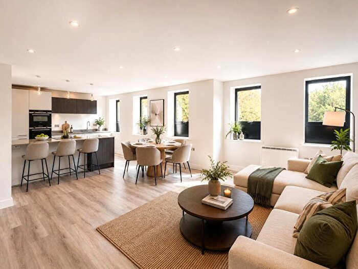 2 Bedroom Apartment For Sale In Last Apartment, - Bath Road, Cheltenham, Gloucestershire, GL53