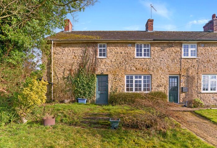 3 Bedroom Cottage For Sale In Heyford Road, Bicester, OX25