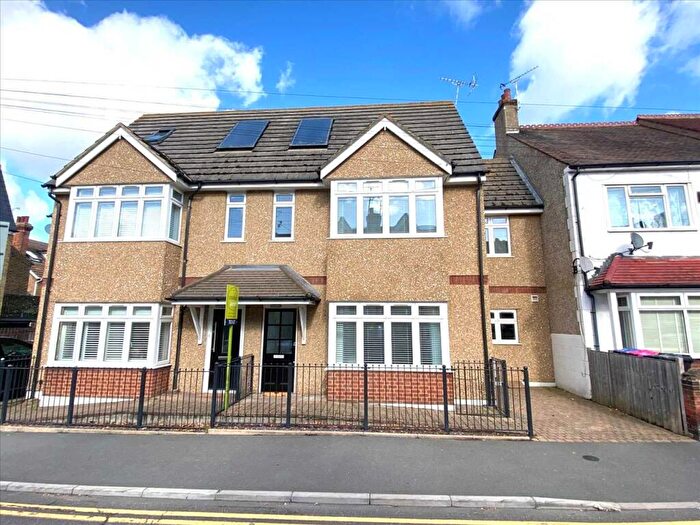 2 Bedroom Semi-Detached House To Rent In Pall Mall, Leigh On Sea, SS9