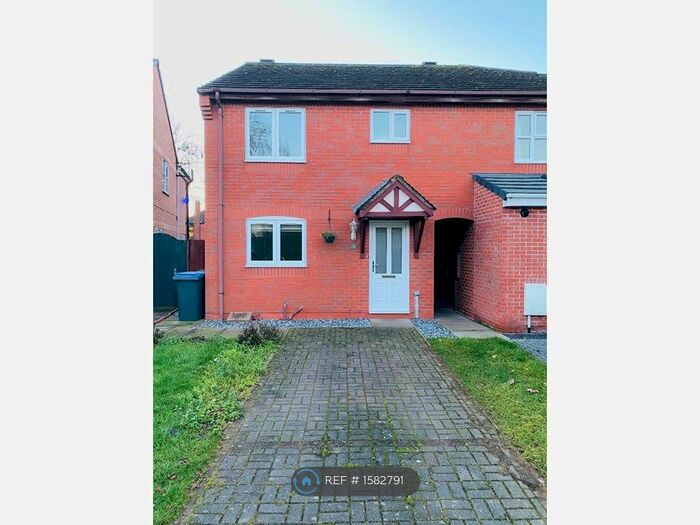 3 Bedroom End Of Terrace House To Rent In St Paul's Garden, Hinckley, LE10