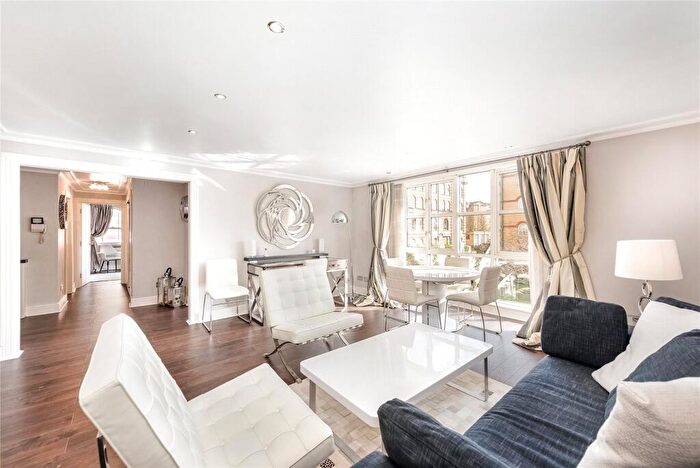 2 Bedroom Apartment To Rent In Oriel Drive, Barnes, London, SW13