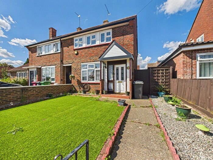 2 Bedroom Semi-Detached House For Sale In Warren Close, Langley, Berkshire, SL3