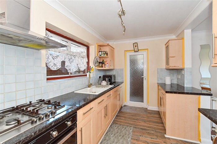 3 Bedroom Semi-Detached House For Sale In Hall Crescent, Aveley, South Ockendon, Essex, RM15
