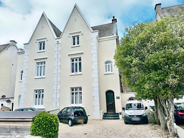 2 Bedroom Flat For Sale In North Street, Exmouth, EX8