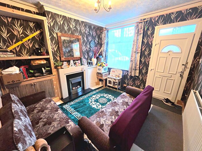 4 Bedroom Terraced House For Sale In Grace Road, Leicester, LE2