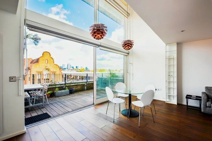 2 Bedroom Property To Rent In Stepney City Apartments, Clark Street, London, E1