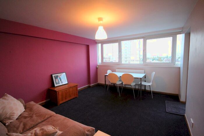 2 Bedroom Flat To Rent In Roman Road, Bethnal Green, London, E2