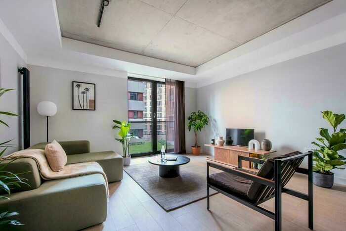 2 Bedroom Apartment To Rent In Kampus Apt South Block, Chorlton Street, Manchester, Greater Manchester, M1