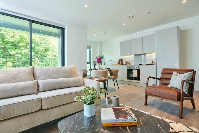 2 Bedroom Flat To Rent In Cadoc Close, PL28