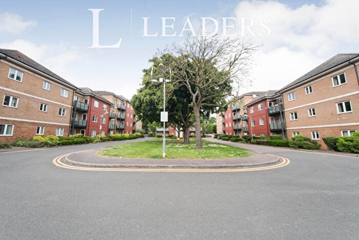 2 Bedroom Flat To Rent In The Parklands, Court Drive, LU5