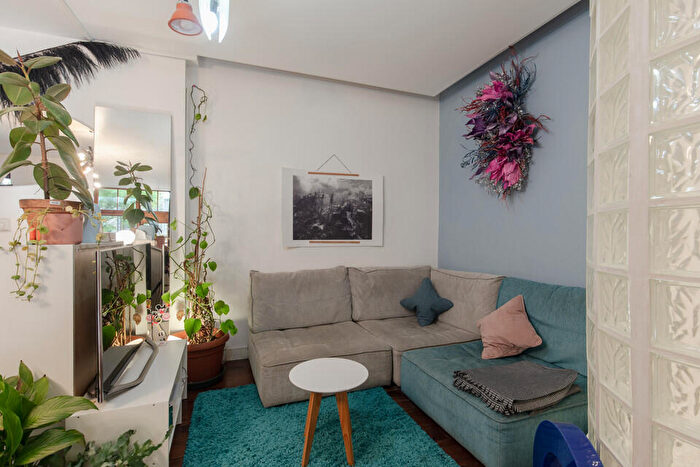 2 Bedroom Flat For Sale In Chadwick Road, Peckham Rye, SE15