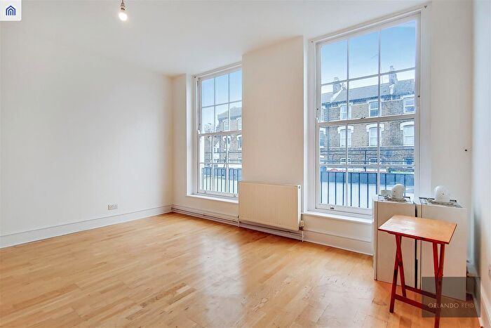 3 Bedroom Flat To Rent In Pensbury Place, London, SW8