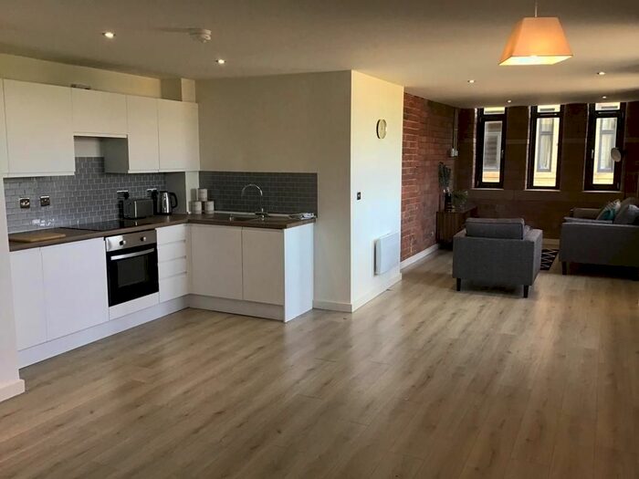 2 Bedroom Flat To Rent In Valley Road, Bradford, BD1