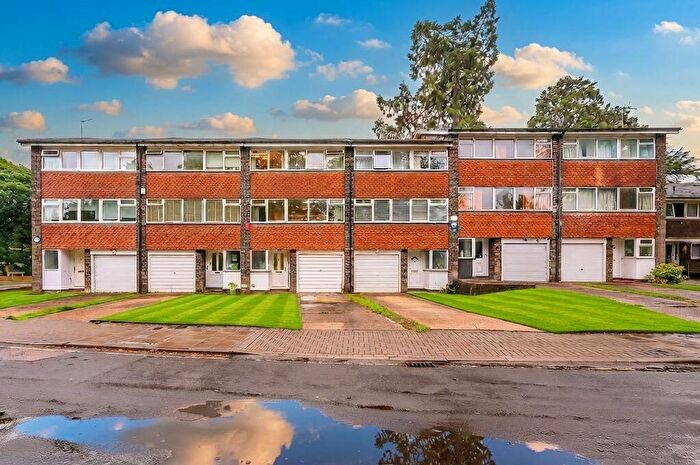 4 Bedroom Town House For Sale In Wellsmoor Gardens, Bromley, BR1