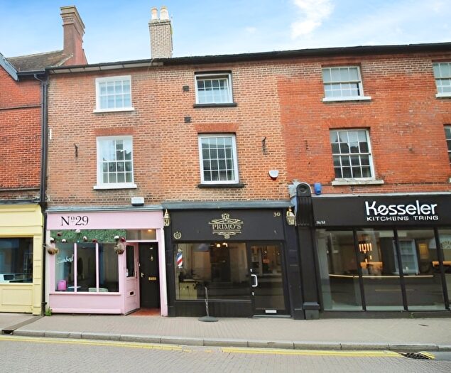 2 Bedroom Flat To Rent In High Street, Tring, HP23