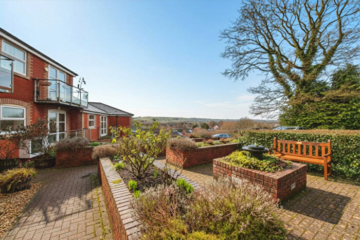 1 Bedroom Apartment For Sale In Canal Hill, Tiverton, EX16