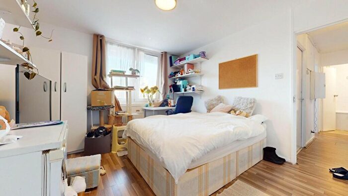 4 Bedroom Maisonette To Rent In Mccullum Road, London, E3