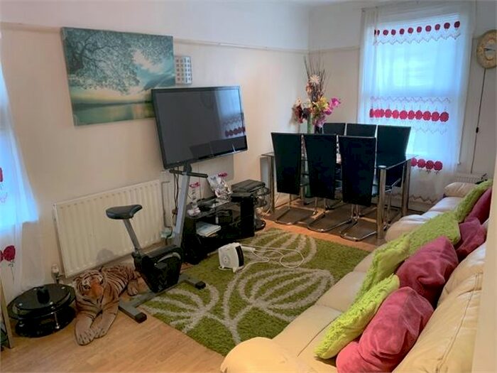 2 Bedroom Flat To Rent In Engleheart Road, Catford, London, SE6