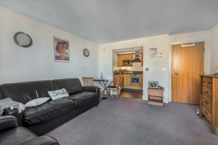 1 Bedroom Flat To Rent In Cassilis Road, London, E14