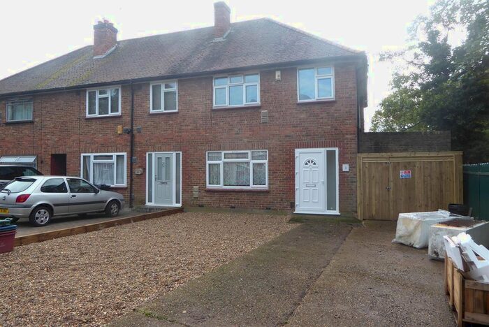 4 Bedroom Semi-Detached House To Rent In Highlands Close, Hounslow, TW3