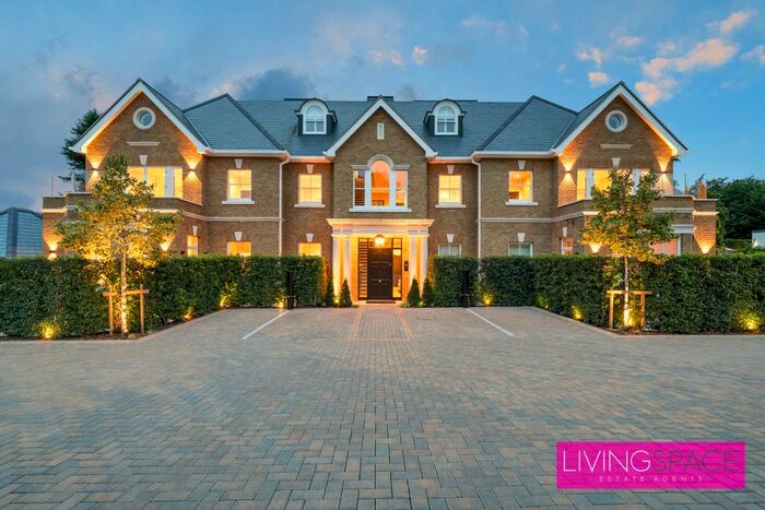 2 Bedroom Flat To Rent In Camlet Way, Barnet, EN4