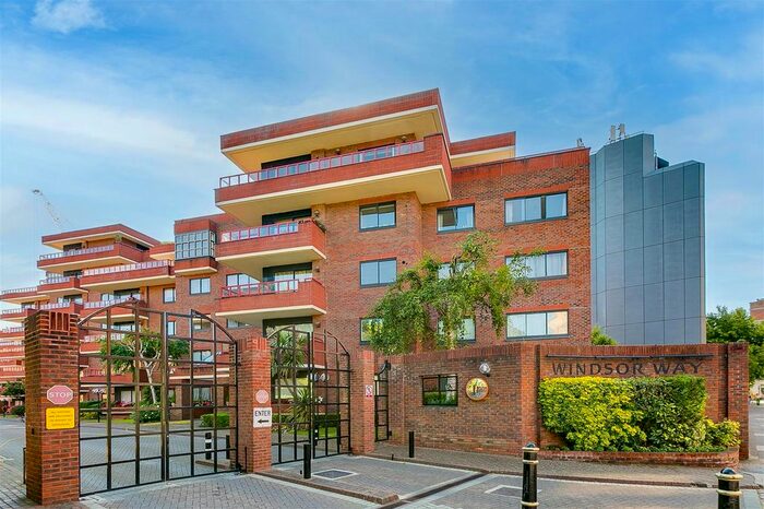 2 Bedroom Flat To Rent In Warwick House, Windsor Way, London, W14