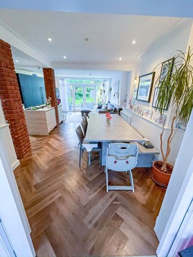 4 Bedroom Semi Detached House To Rent In Walfield Avenue, Whetstone, N20