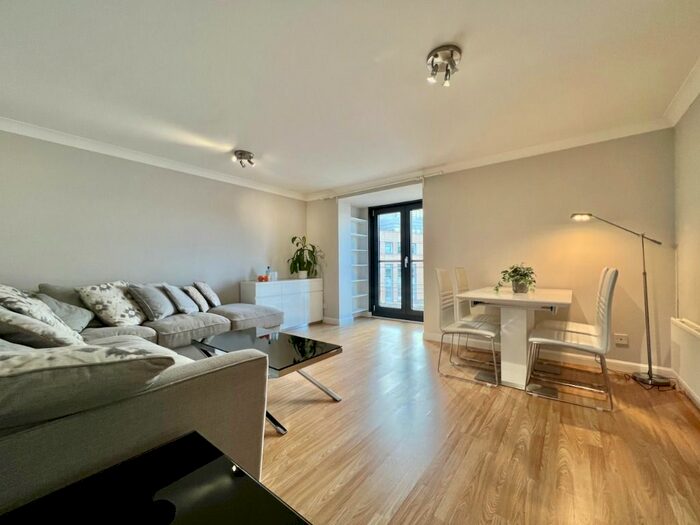 2 Bedroom Flat To Rent In Rennies Isle, Leith, Edinburgh, EH6