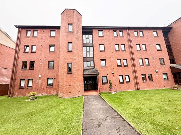 2 Bedroom Apartment To Rent In Durward Court, Pollokshields, G41