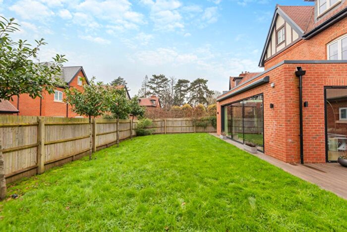 6 Bedroom Detached House For Sale In Taplow Riverside, Maidenhead, SL6