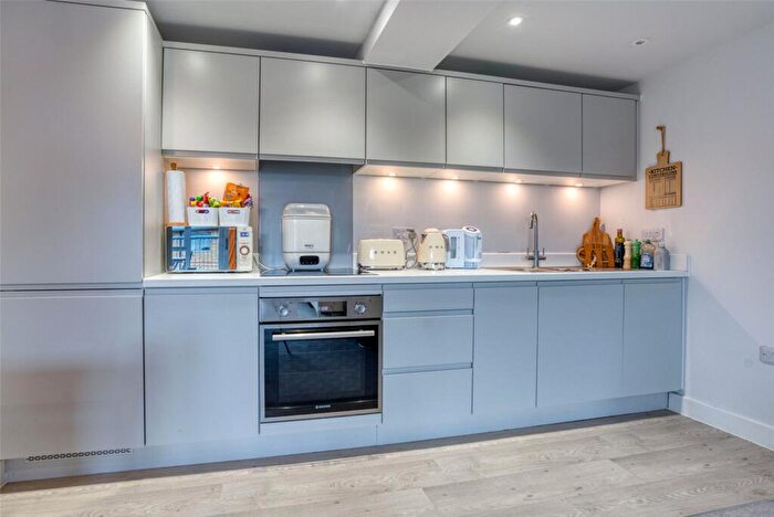 2 Bedroom Apartment For Sale In Silver Street, Reading, Berkshire, RG1