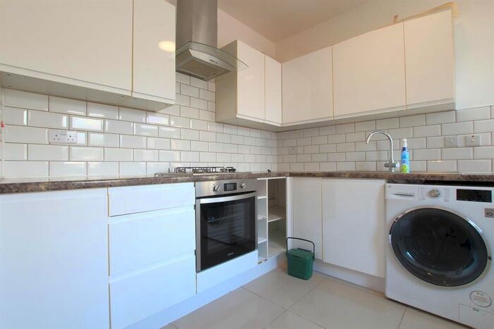 3 Bedroom End Of Terrace House To Rent In Cromwell Road, Hounslow, TW3