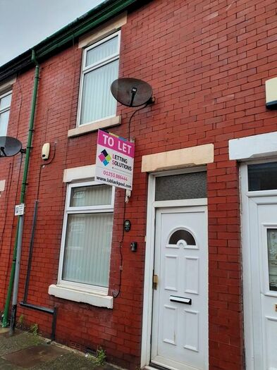2 Bedroom Property To Rent In Grenfell Avenue, Blackpool, Lancashire, FY3