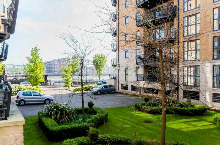 2 Bedroom Flat To Rent In Glaisher Street, Greenwich, London, SE8