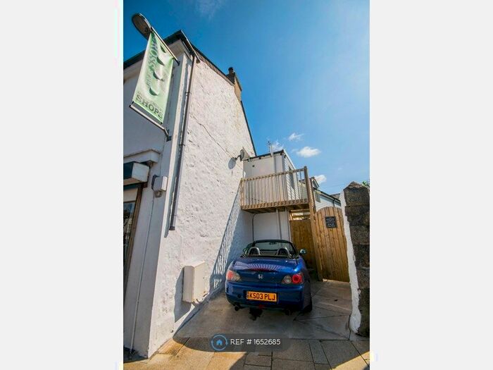 2 Bedroom Flat To Rent In Cross Street, Camborne, TR14