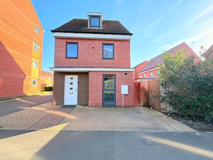 4 Bedroom Detached House For Sale In Malthouse Drive, Grays, RM17