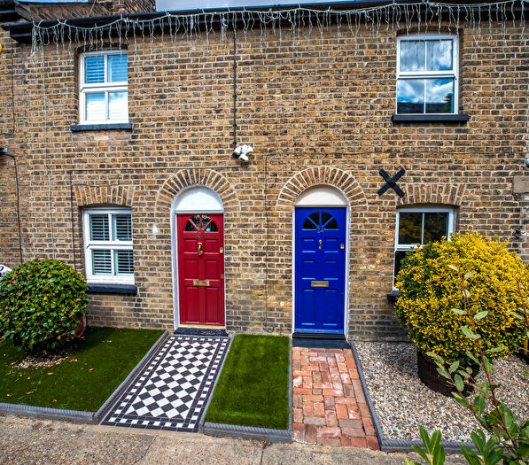 2 Bedroom Terraced House To Rent In Townfield Street, City Centre, Chelmsford, Essex, CM1