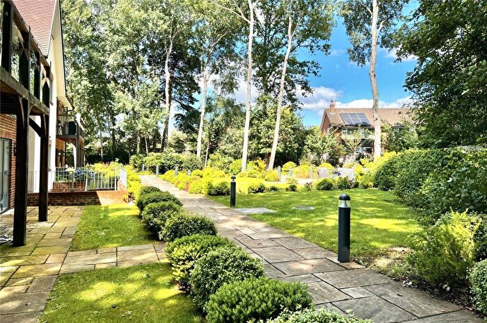 2 Bedroom Apartment For Sale In Yorktown Road, College Town, Sandhurst, GU47