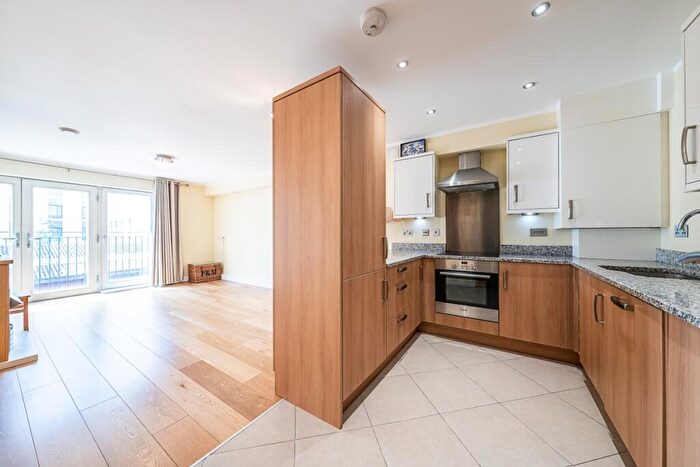 2 Bedroom Flat To Rent In Cubitt Apartments Chatfield Road London, SW11