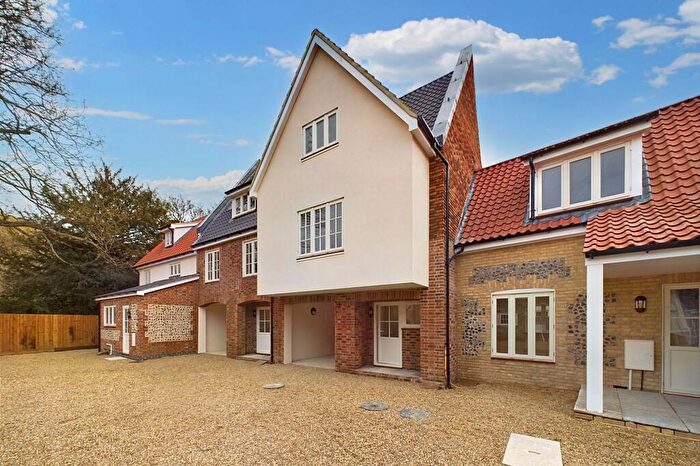 2 Bedroom Town House To Rent In Old Market Street, Thetford, IP24