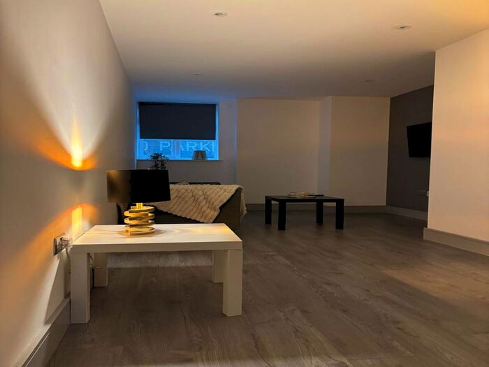 1 Bedroom Flat To Rent In Alexandra House, Bolton Road, Bradford, BD1