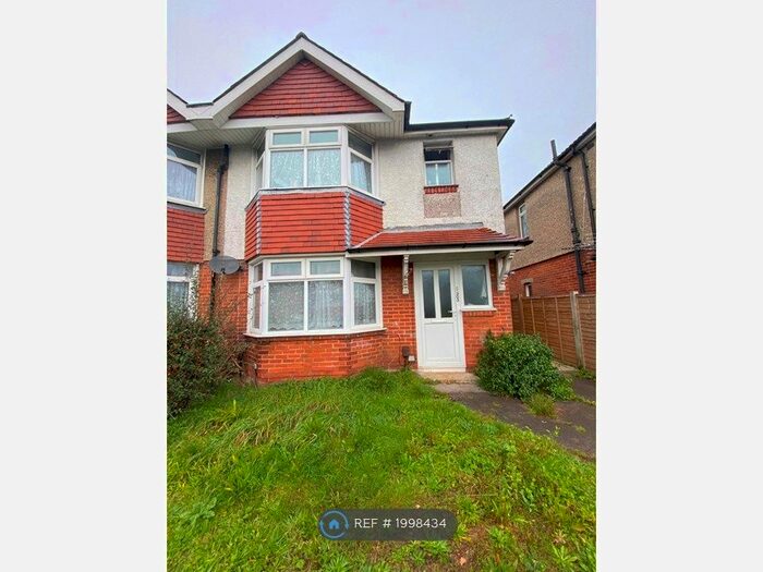 6 Bedroom Semi-Detached House To Rent In Burgess Road, Southampton, SO16
