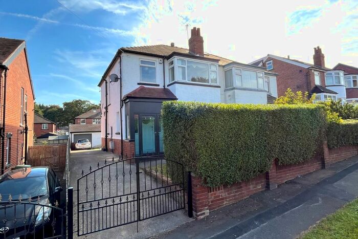 3 Bedroom Semi-Detached House To Rent In St. Martins Avenue, Leeds, LS7