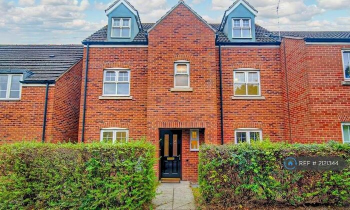 5 Bedroom Semi-Detached House To Rent In Leeming Walk Kingsway, Quedgeley, Gloucester, GL2