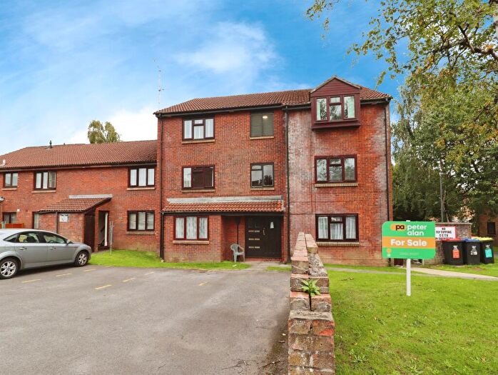 2 Bedroom Flat For Sale In Oxwich Close, Cardiff, CF5